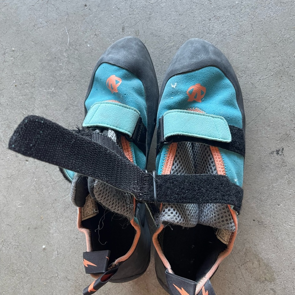 Evolv climbing shoes - women size 10
